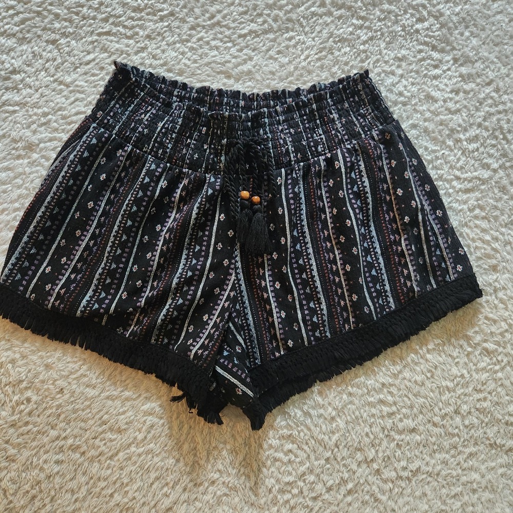 No Boundaries Women Black Boho Striped Fringed Smocked Waist Shorts Size M 7-9